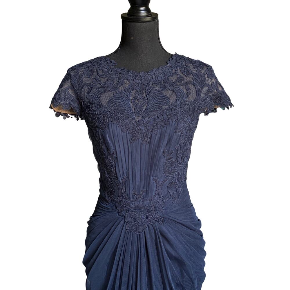 Tadashi Shoji Corded Lace and Draped Tulle Gown (Navy Blue) - Size 6 - Picture 3 of 13